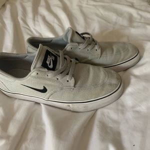 Grey SB Nike’s